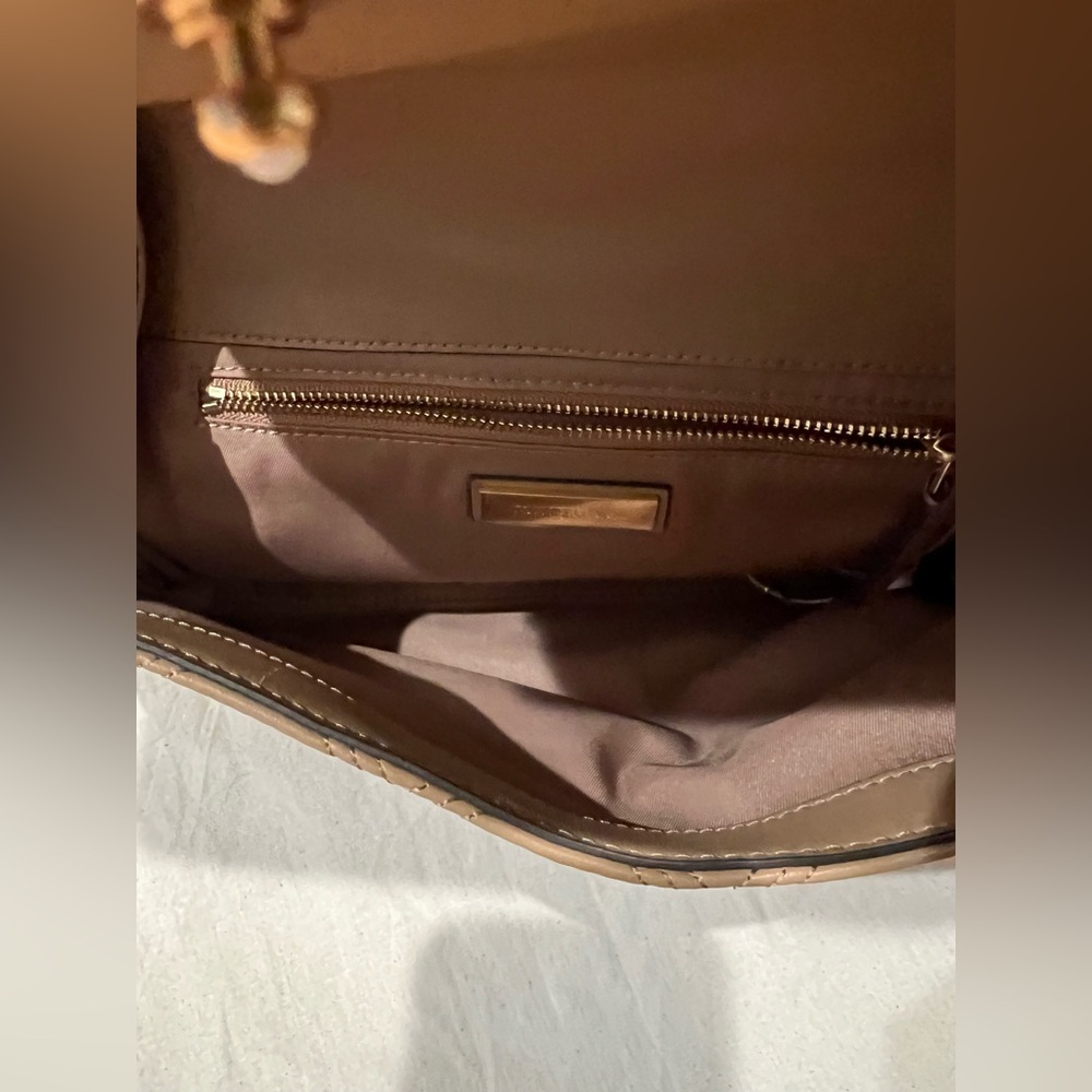 Tory Burch Flemming quilted soft leather clutch - Picture 9 of 12